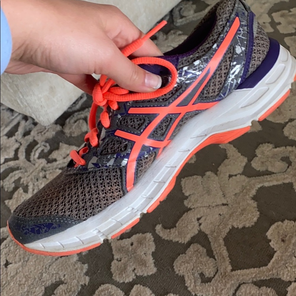 ASICS - Picture 2 of 4